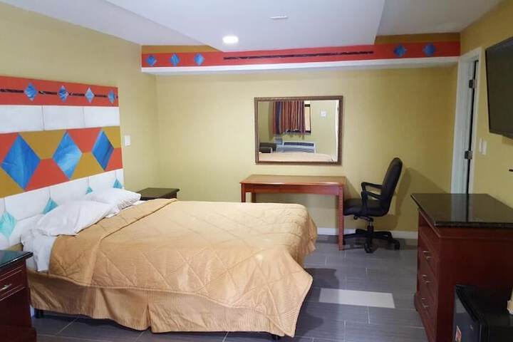 Room 5 of 14