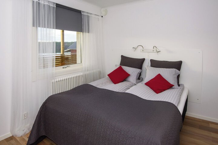 Room 6 of 109