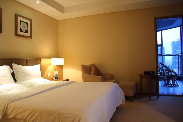 Room 9 of 20