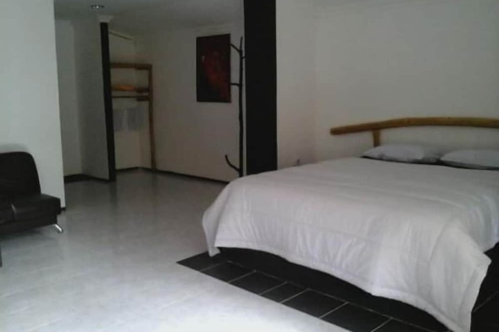 Room 8 of 30