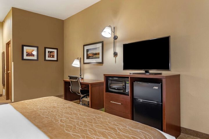 1 King Bed (7 of 18)