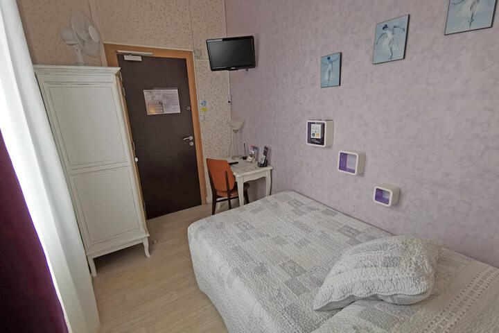 Room 15 of 82