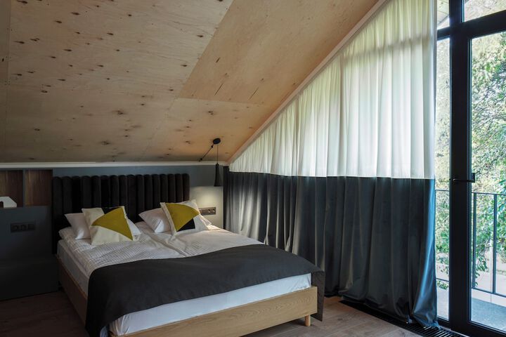Room 13 of 40