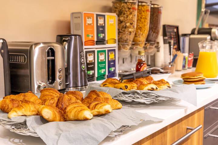 Breakfast/Coffee Service 37 of 48
