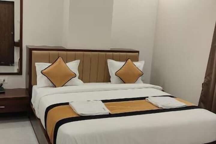 Room 16 of 36