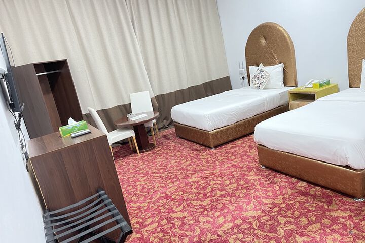 Room 12 of 29