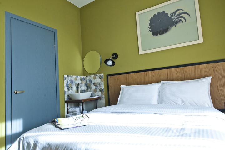 Room 16 of 52