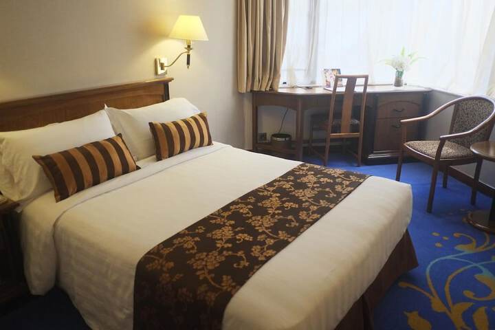 Room 16 of 60