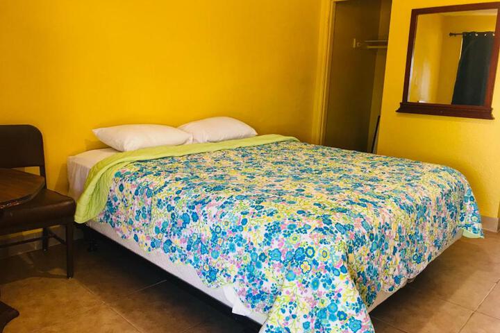 Single Room (3 of 7)