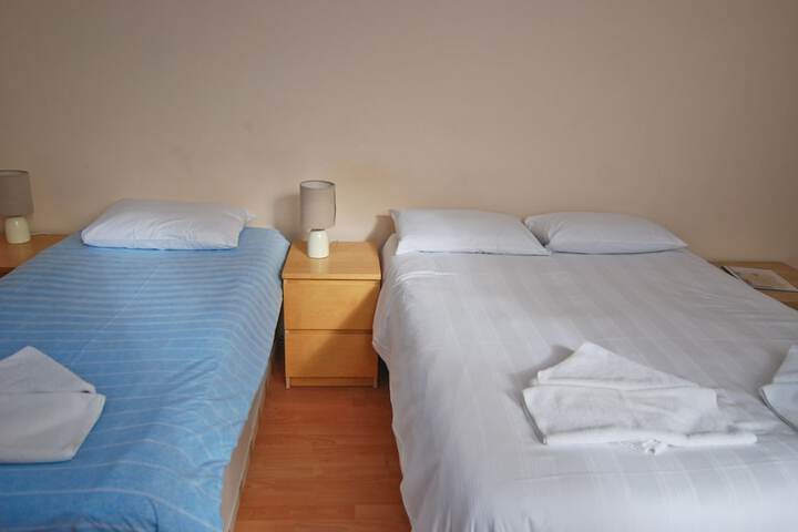 Room 6 of 39
