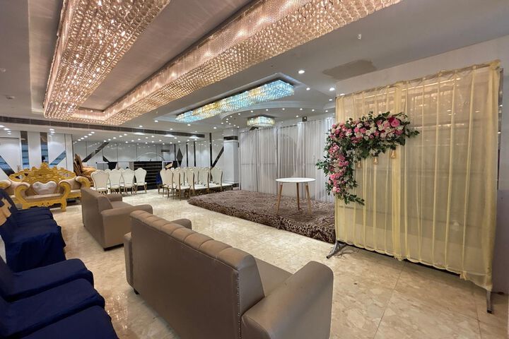 Ballroom/Hall 22 of 25