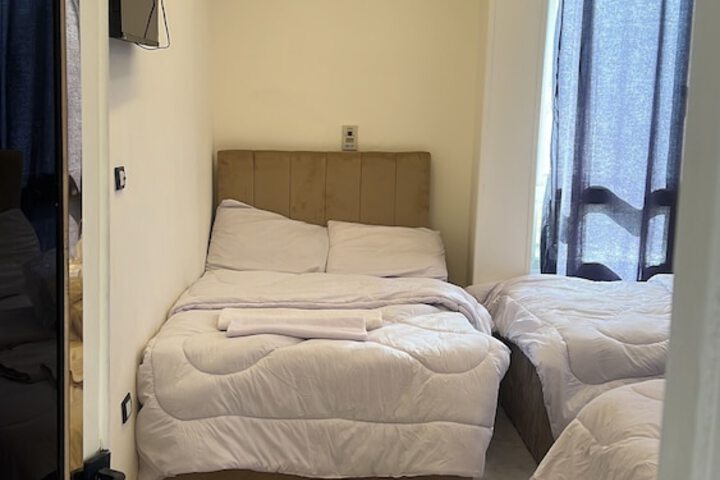 Room 11 of 19