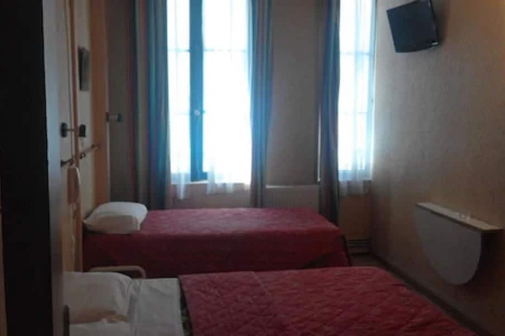Room 5 of 15