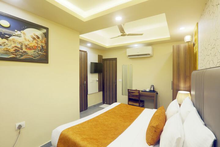 Room 7 of 17