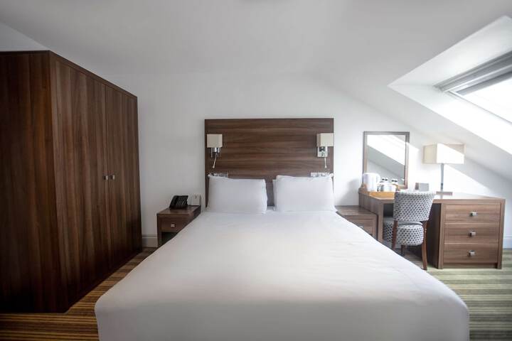 Room 21 of 114