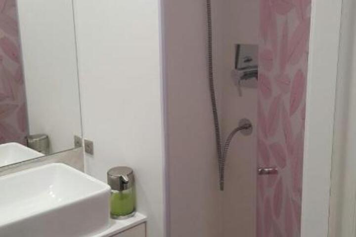 Room 8 of 13