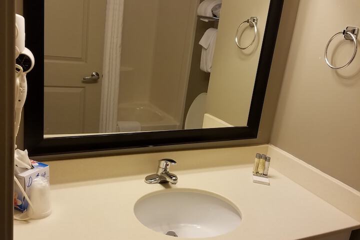 Room 146 of 190