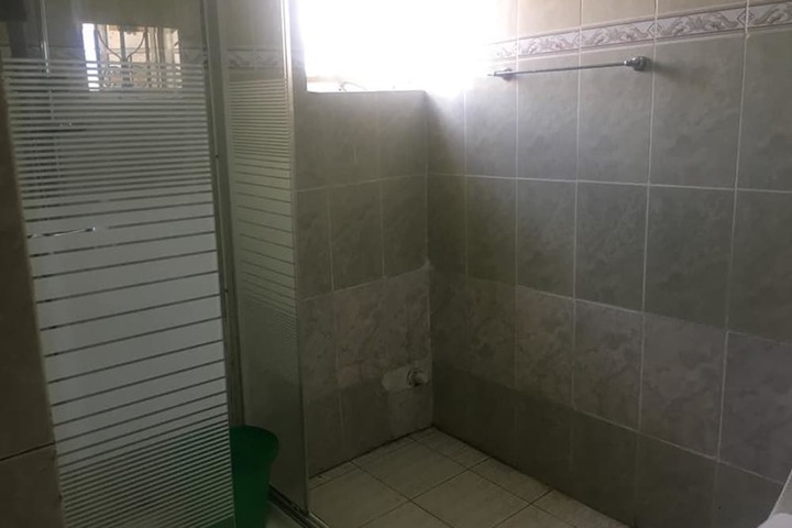 Room 6 of 11