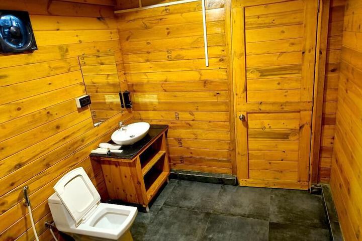 Room 17 of 49