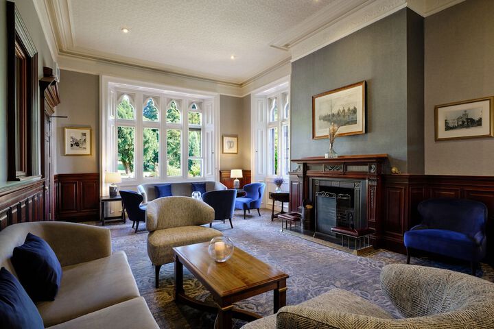 Lounge 70 of 121