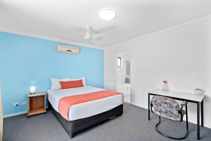 Room 15 of 38