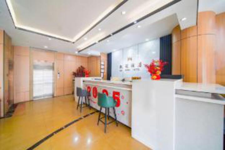 Kaiguan Hotel (Yining Wanrong Plaza Branch)