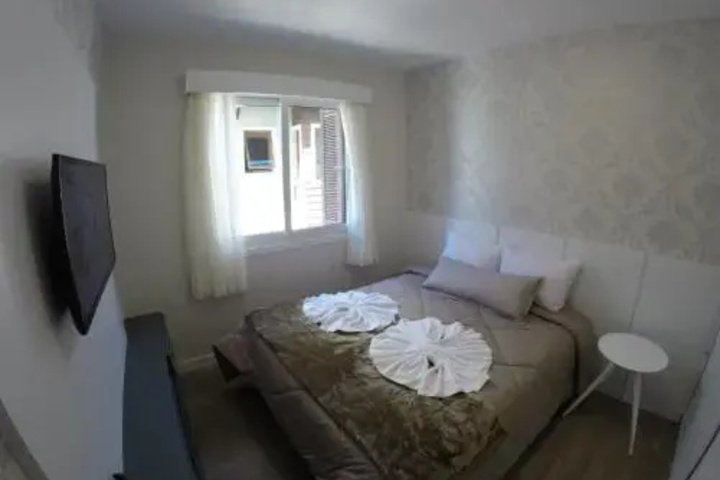 Room 2 of 11