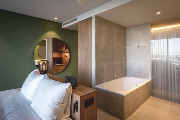 Room 19 of 77