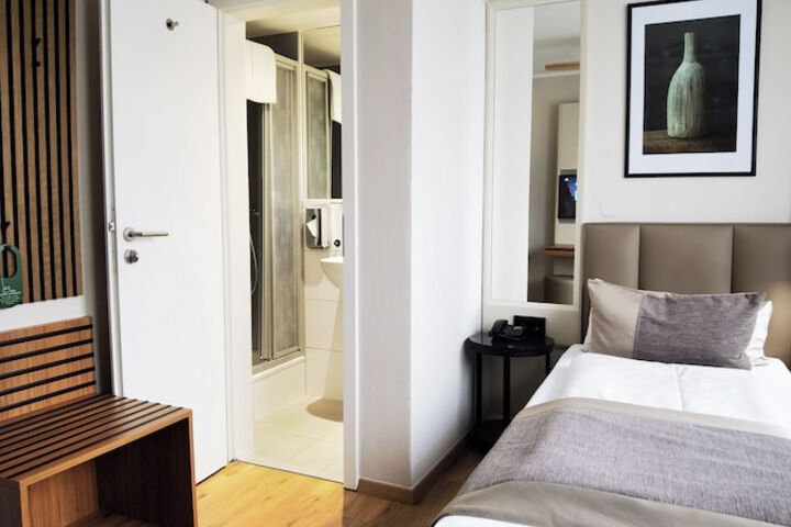 Room 45 of 69