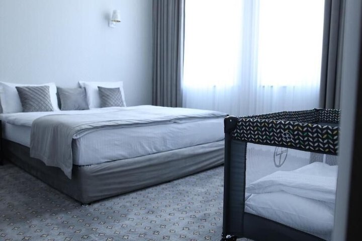 Room 5 of 51