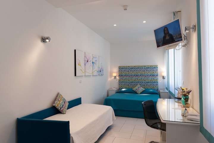 Room 14 of 94