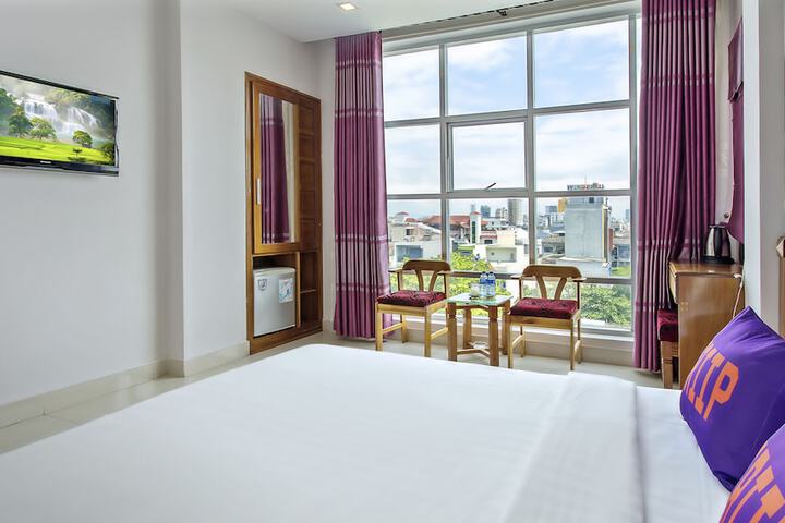 Room 6 of 27