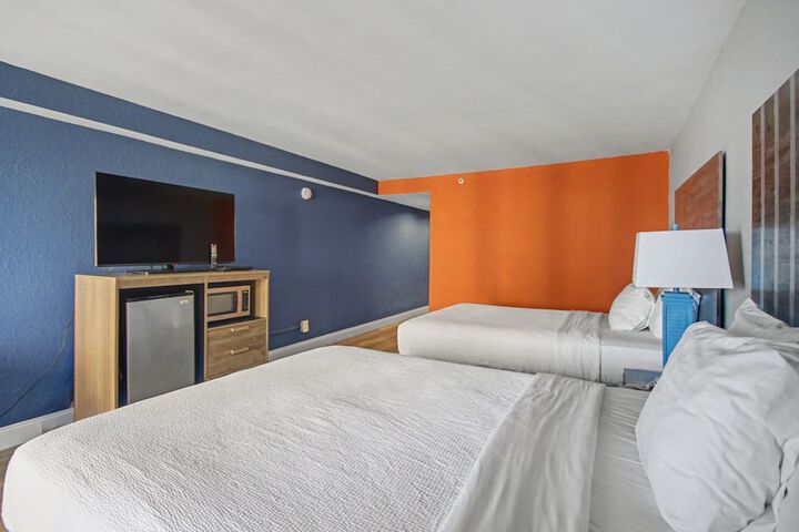Room 27 of 164