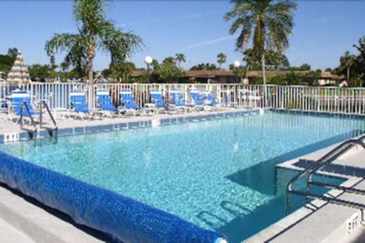 Pool 11 of 21