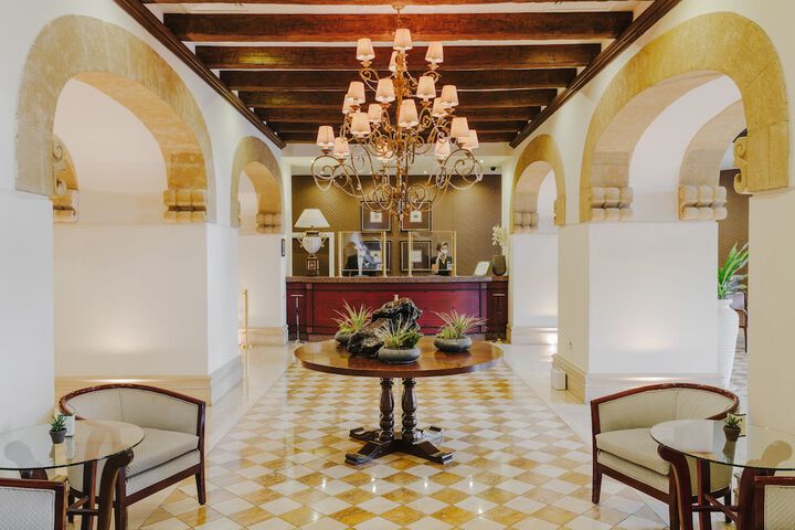 Hotel Interior 8 of 131