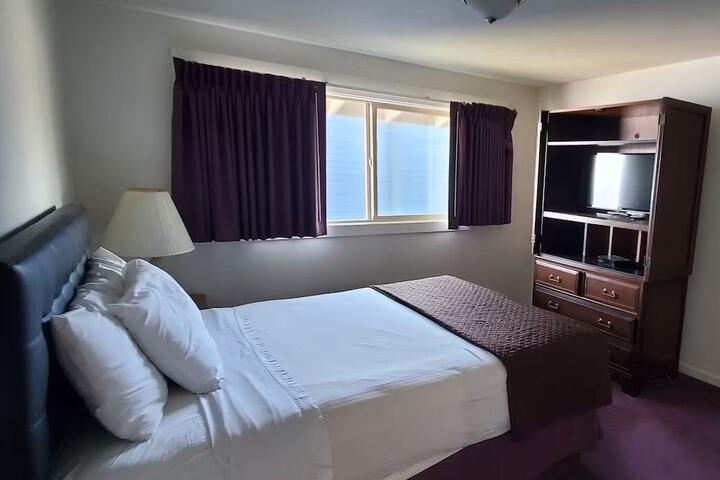 Room 46 of 165