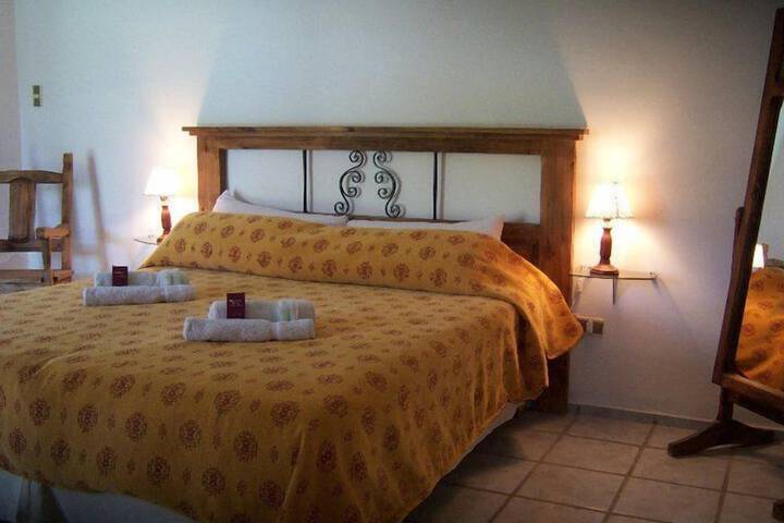 Room 12 of 32