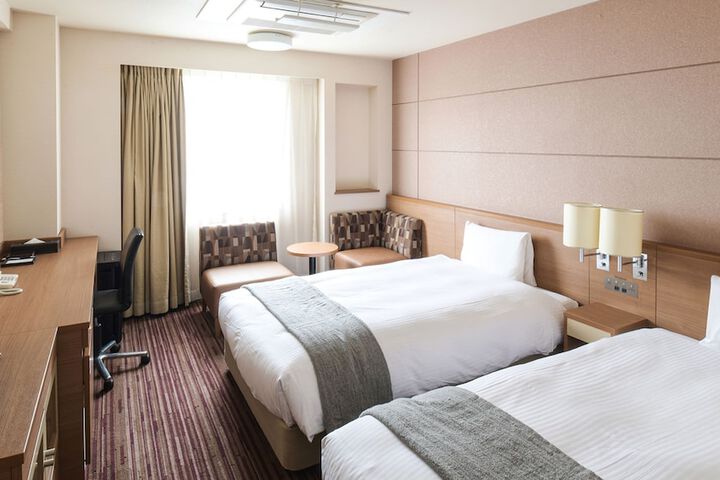 Room 17 of 60