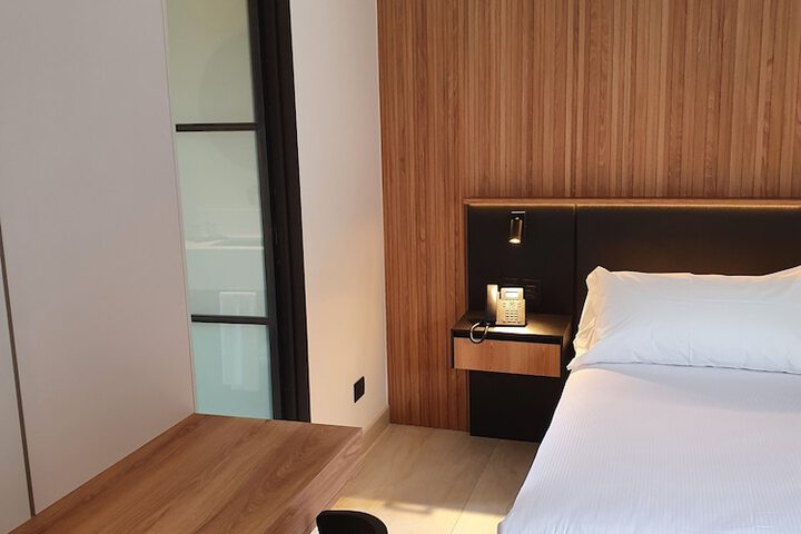 Room 14 of 64