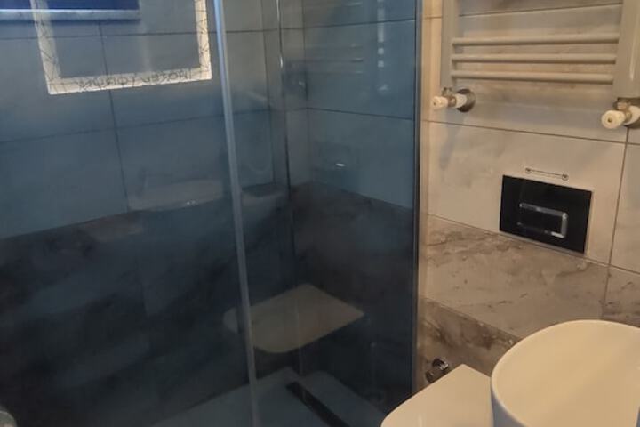 Room 56 of 100