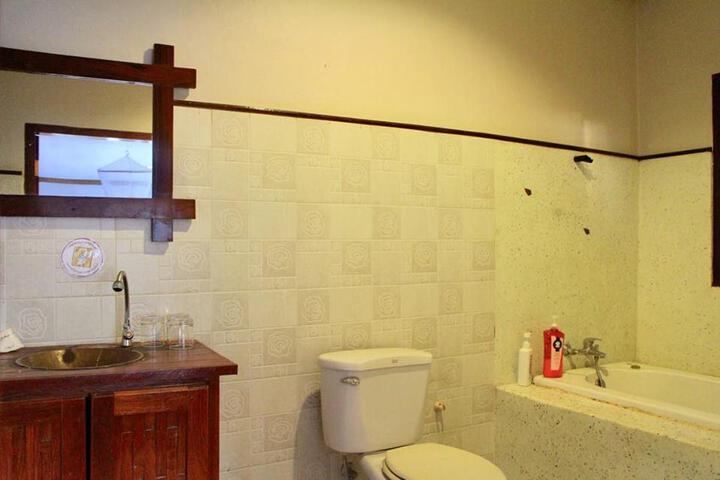 Room 2 of 6