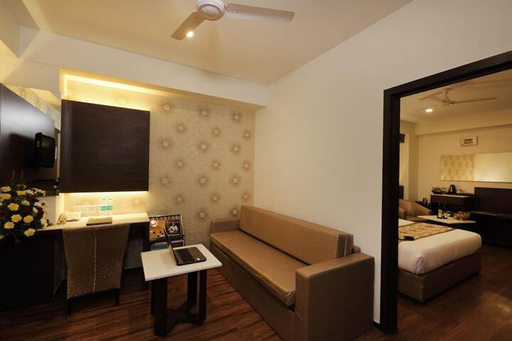 Room 17 of 44