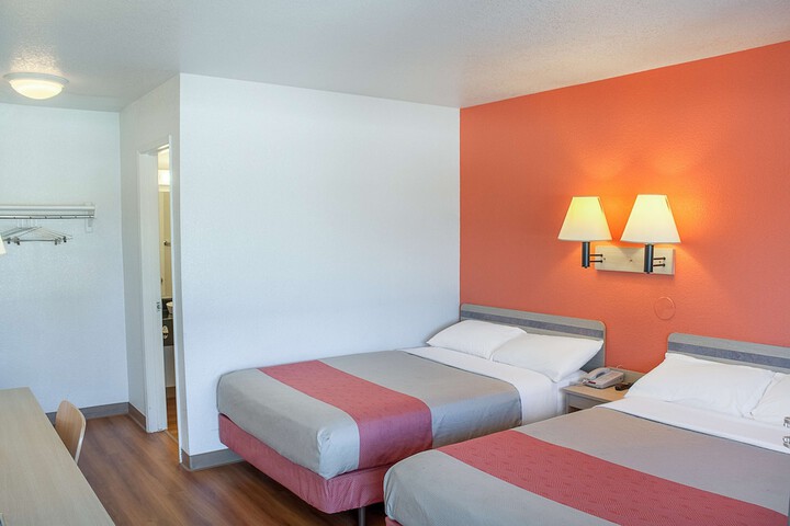 2 Double Beds (3 of 3)