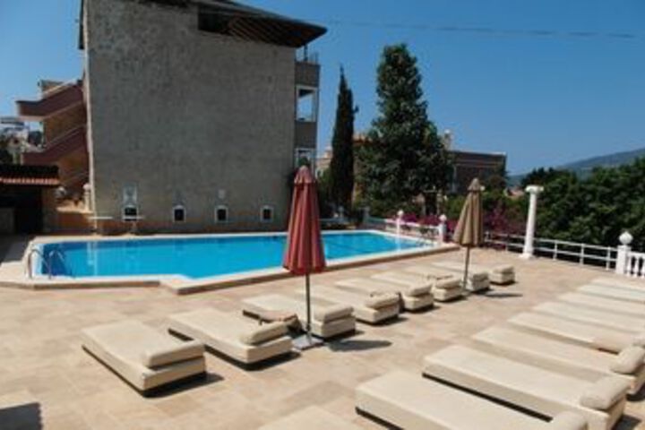 Pool 73 of 94