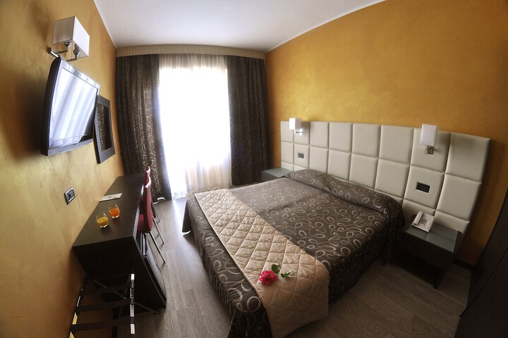 Room 8 of 45
