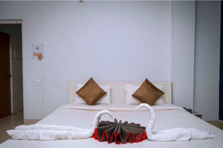 Room 3 of 6