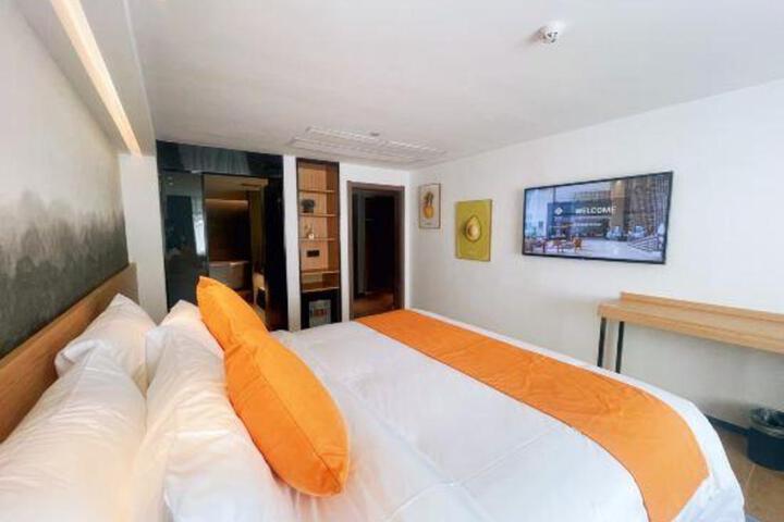 NEYA Hotel (Guangzhou Baiyun International AirportRenhe Metro Station)