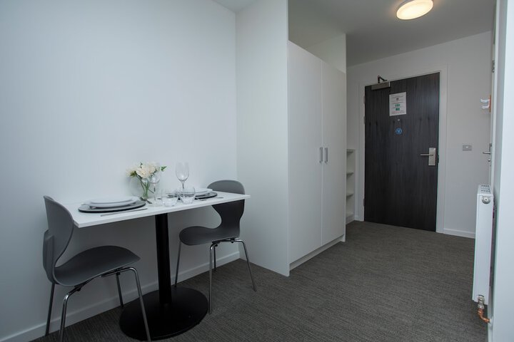 Room 4 of 10