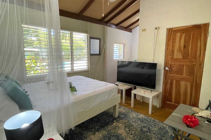 Room 3 of 33