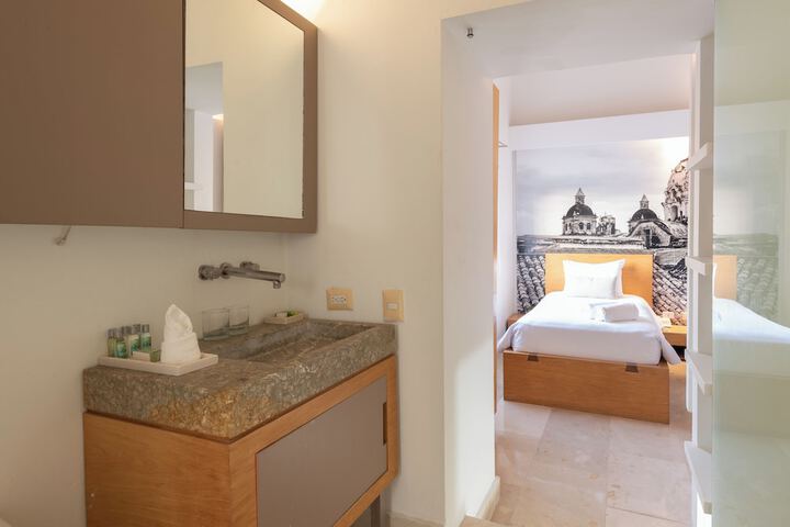 Room 20 of 42